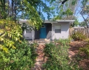 1808 Nw 7th Ave - Photo Thumbnail 0