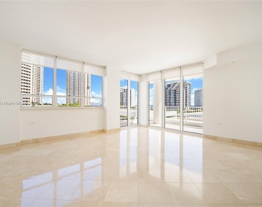 801 Brickell Key Blvd - Photo Thumbnail 2