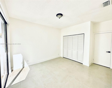 8541 Franjo Rd - Photo Thumbnail 12