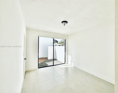 8541 Franjo Rd - Photo Thumbnail 13