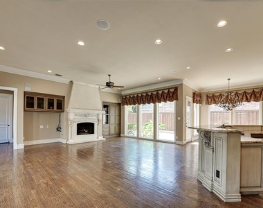 5004 Castle Creek Court - Photo Thumbnail 24