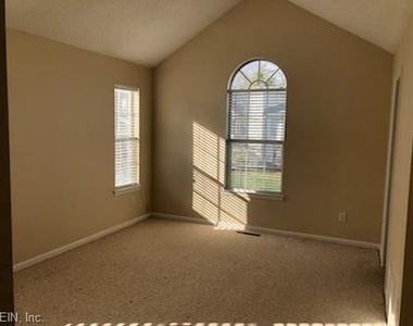 4600 Shallowford Circle - Photo Thumbnail 42