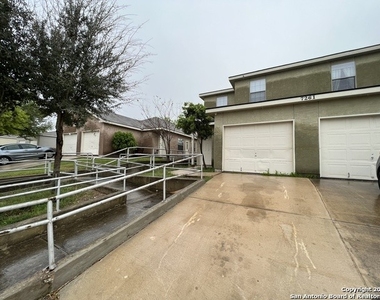 7261 Golf Vista Blvd - Photo Thumbnail 0