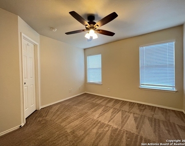 7261 Golf Vista Blvd - Photo Thumbnail 16