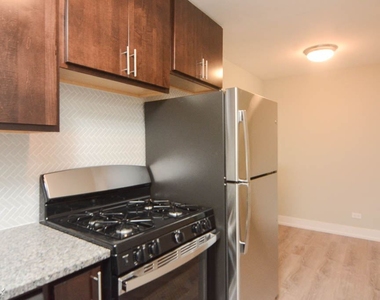 530 W. Surf, Unit 913 - Photo Thumbnail 3