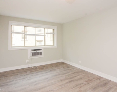 530 W. Surf, Unit 913 - Photo Thumbnail 7