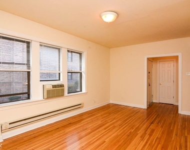 3726 N. Pine Grove, Unit E3 - Photo Thumbnail 10