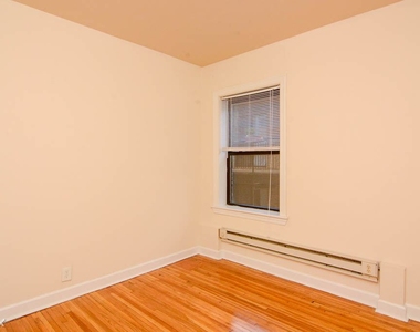 3726 N. Pine Grove, Unit E3 - Photo Thumbnail 12