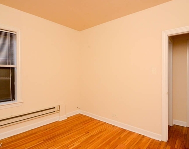 3726 N. Pine Grove, Unit E3 - Photo Thumbnail 13