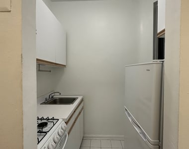 434 East 89th Street - Photo Thumbnail 4