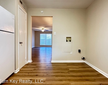 8372 Thomas Avenue Apt 200 - Photo Thumbnail 11