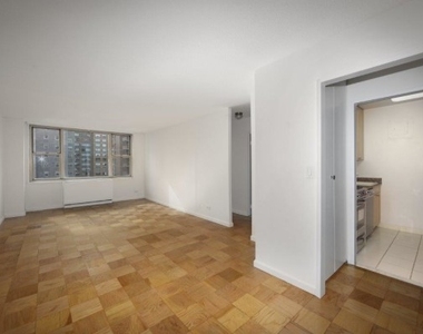 120 East 33rd Street - Photo Thumbnail 1