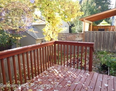 17668 Sw Falling Leaf Court - Photo Thumbnail 21