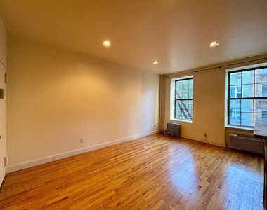 422 East 83rd Street - Photo Thumbnail 9