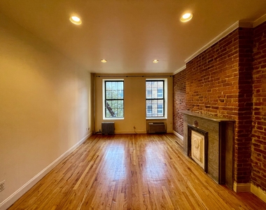 422 East 83rd Street - Photo Thumbnail 1
