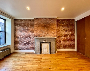 422 East 83rd Street - Photo Thumbnail 2
