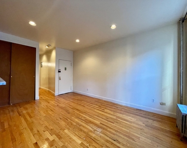 422 East 83rd Street - Photo Thumbnail 8