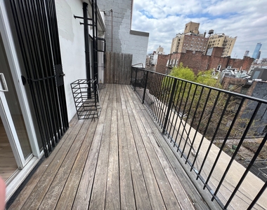 337 East 9th Street - Photo Thumbnail 6