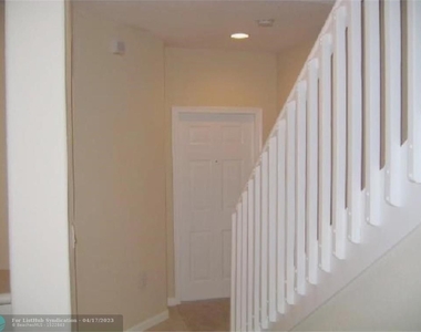 2545 Sw 83rd Ter - Photo Thumbnail 15