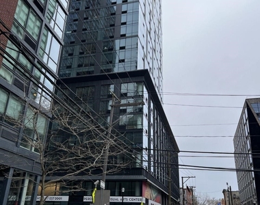 150 Bay St - Photo Thumbnail 13