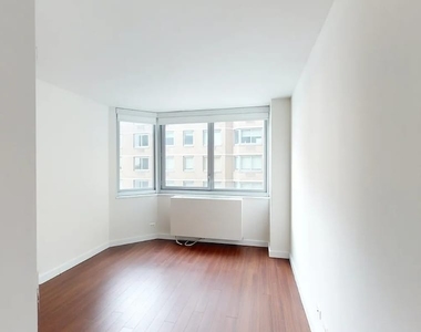 401 East 34th Street - Photo Thumbnail 6