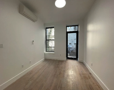 1027 Putnam Avenue - Photo Thumbnail 2