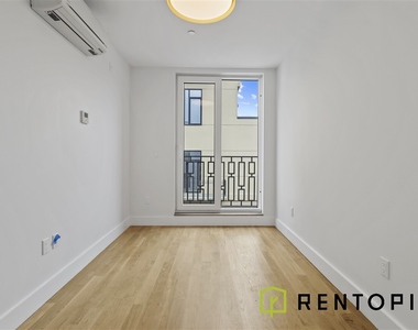 11 Lewis Avenue - Photo Thumbnail 6