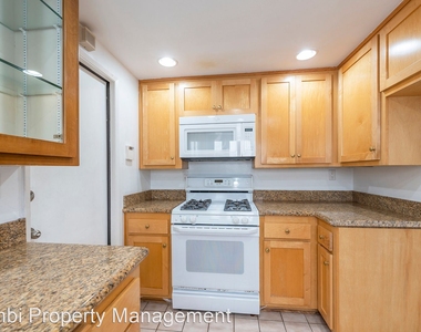 2410 Voorhees Avenue #5 - Photo Thumbnail 8