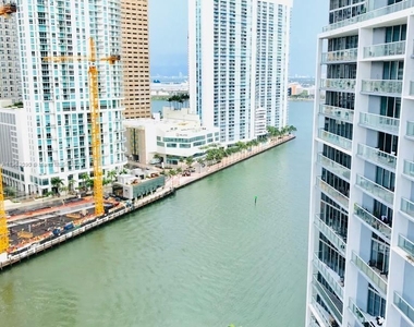 475 Brickell Ave - Photo Thumbnail 1