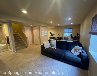 7493 Waterman Way - Photo Thumbnail 2