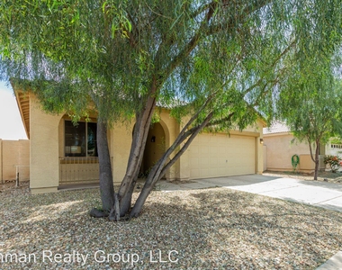 2615 W. Tamarisk Ave. - Photo Thumbnail 3