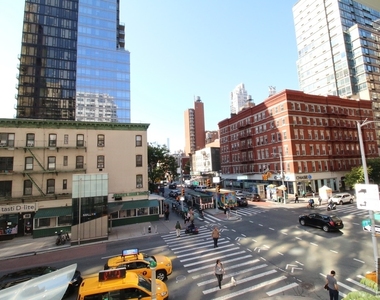 East 86th Street - Photo Thumbnail 3