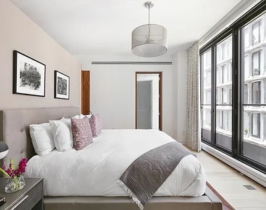Mercer Street - Photo Thumbnail 5