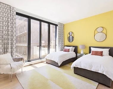 Mercer Street - Photo Thumbnail 9