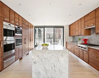Mercer Street - Photo Thumbnail 4