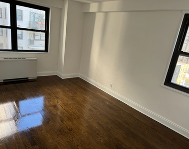 East 89th Street - Photo Thumbnail 2