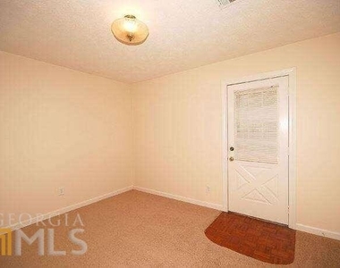 2101 Sandy Plains Road - Photo Thumbnail 31