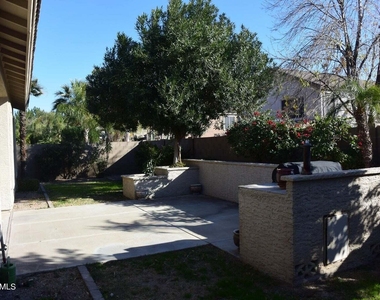 6923 W Lone Cactus Drive - Photo Thumbnail 6