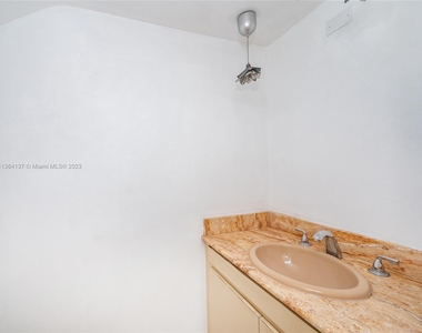 3501 Loquat Ave - Photo Thumbnail 13