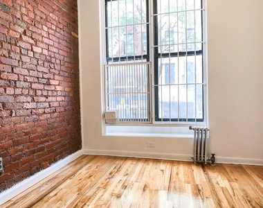 40 Clinton Street - Photo Thumbnail 1