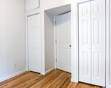 40 Clinton Street - Photo Thumbnail 2