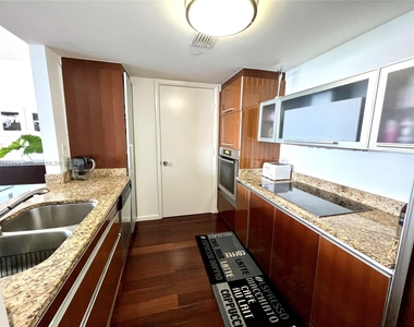 17201 Collins Ave - Photo Thumbnail 29