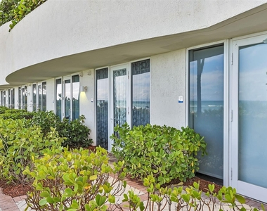 17201 Collins Ave - Photo Thumbnail 24