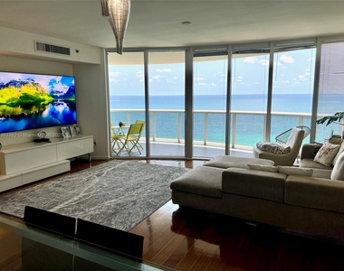 17201 Collins Ave - Photo Thumbnail 30