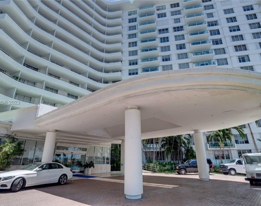 5151 Collins Ave - Photo Thumbnail 25