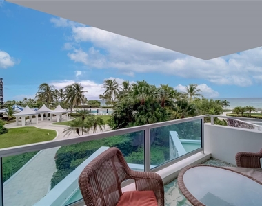 5151 Collins Ave - Photo Thumbnail 0