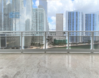 901 Brickell Key Blvd - Photo Thumbnail 36