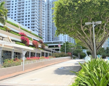 901 Brickell Key Blvd - Photo Thumbnail 31