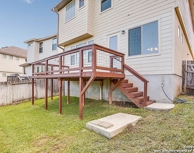 21522 Andrews Garden - Photo Thumbnail 14