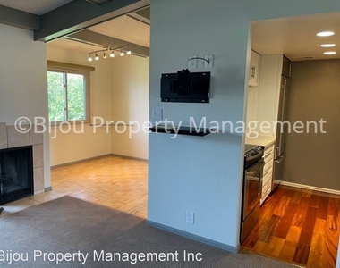 1022 Fontmore Rd Apt C - Photo Thumbnail 11